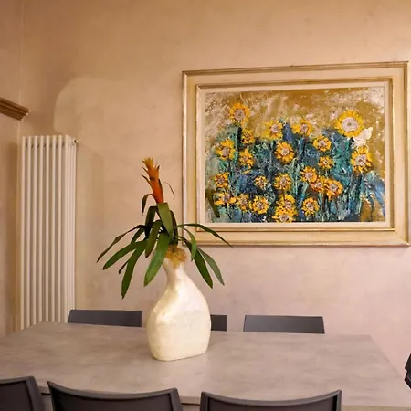 Art & Family Ideal For Families