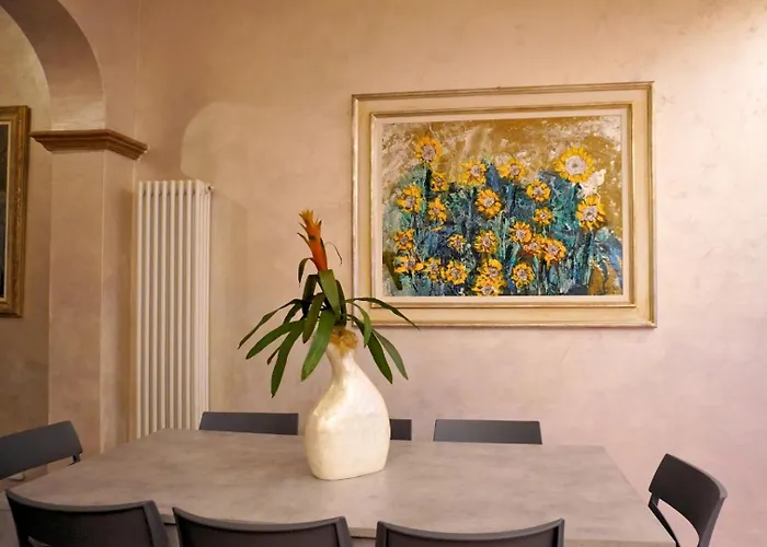 Art & Family Ideal For Families